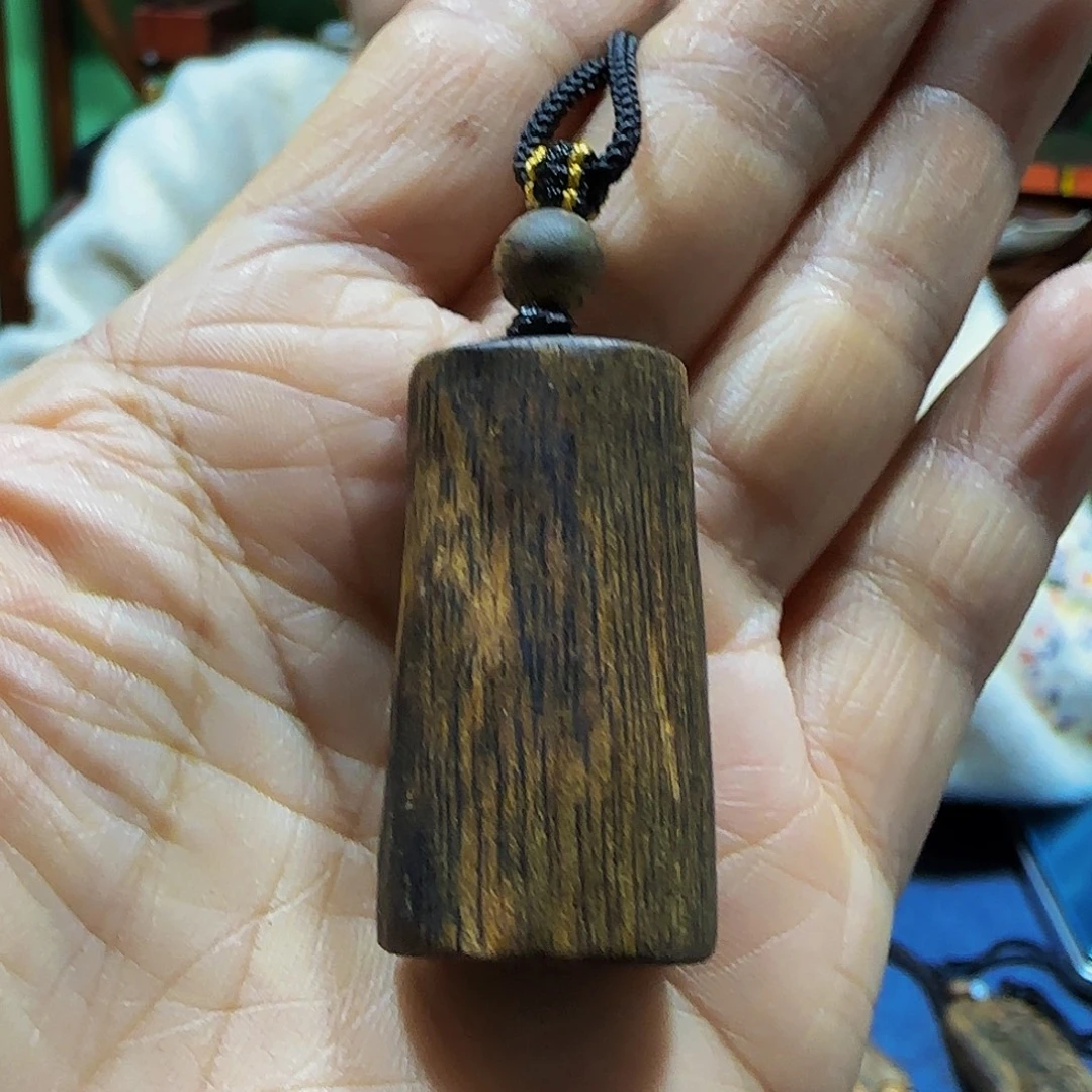 沉香碎屑沉香海南白奇乌身老料小精品