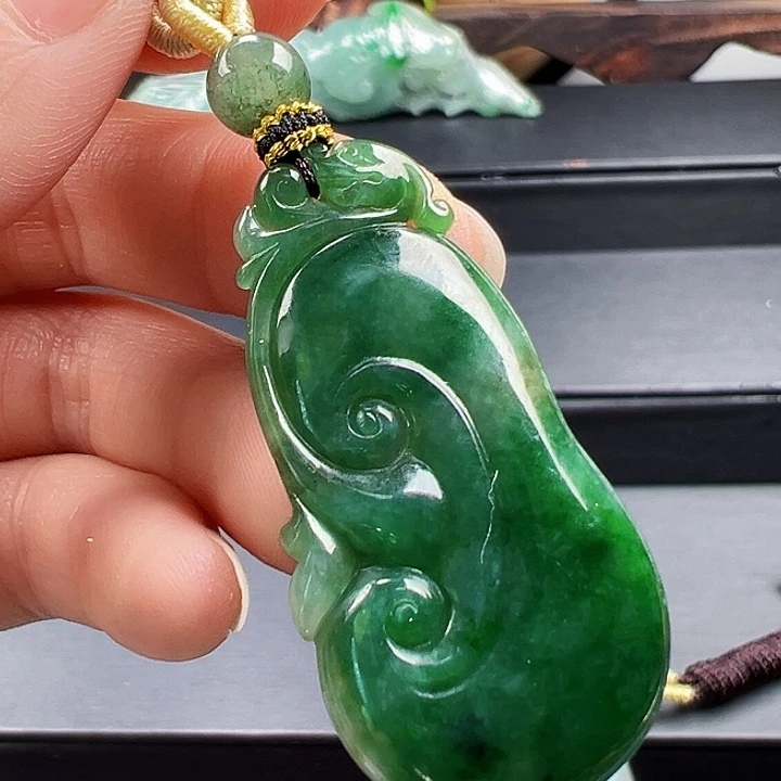 颈饰未镶嵌翡翠天然A货翡翠挂件