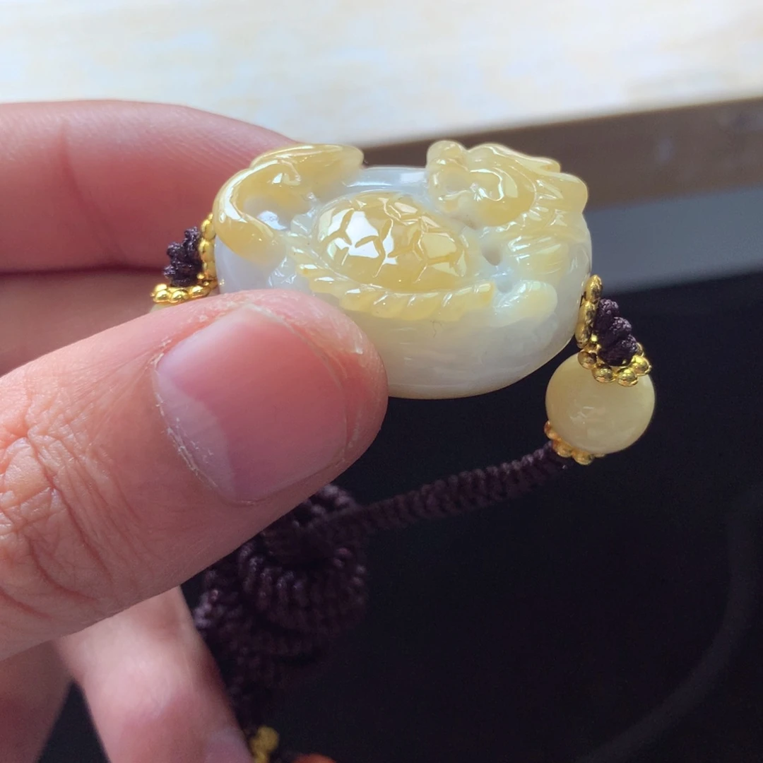 翡翠颈饰未镶嵌吊坠