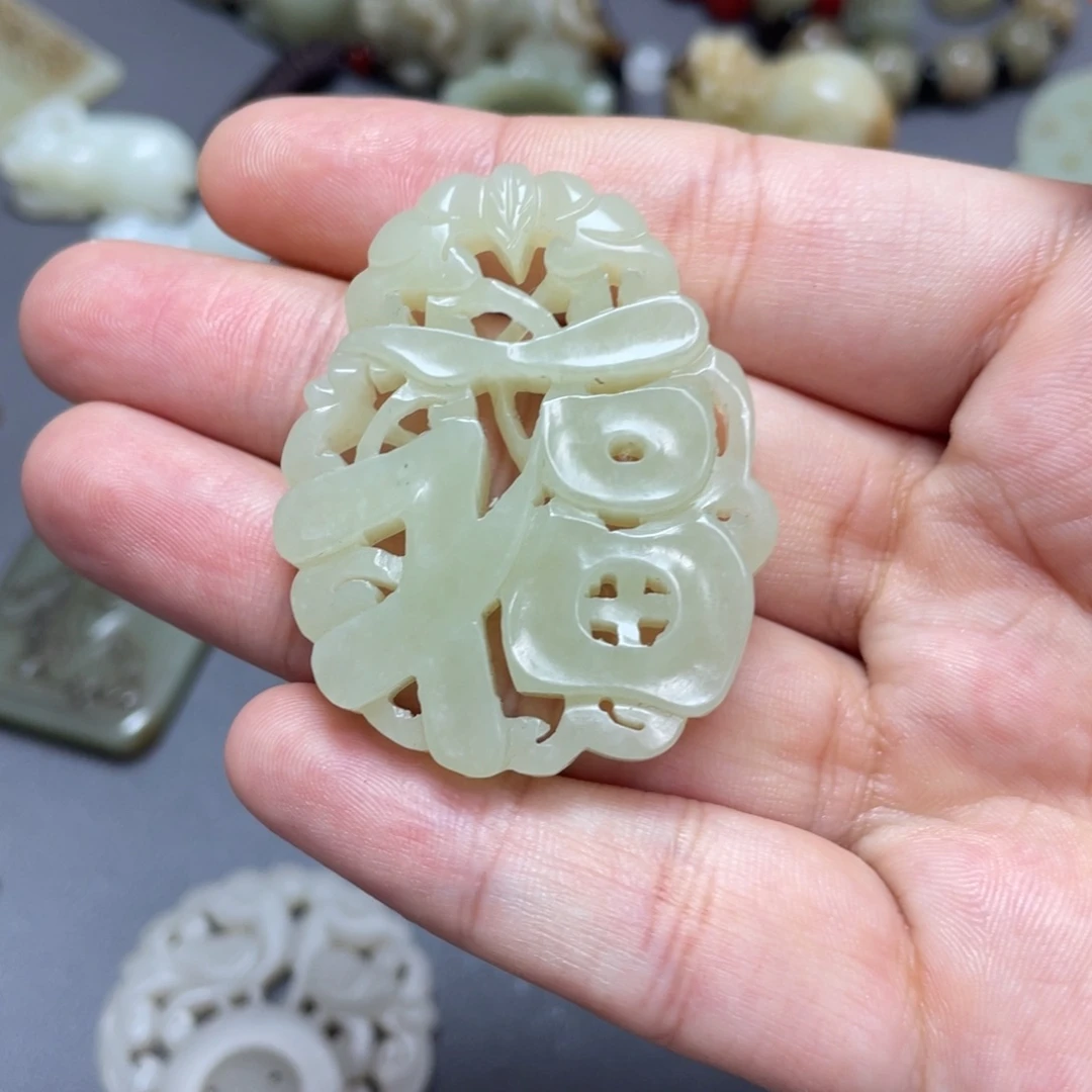 和田玉未镶嵌颈饰