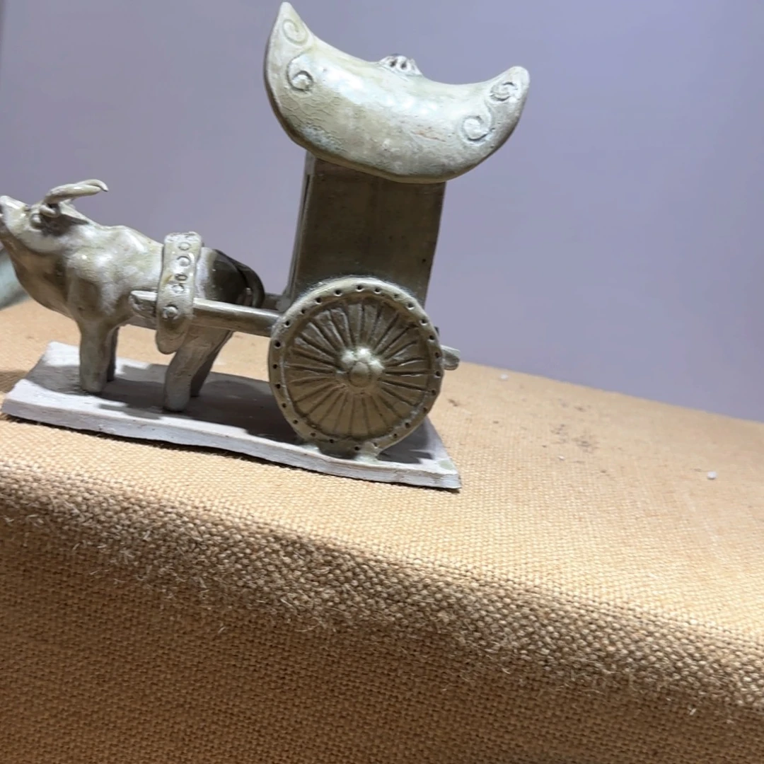 瓷周。       瓷周。