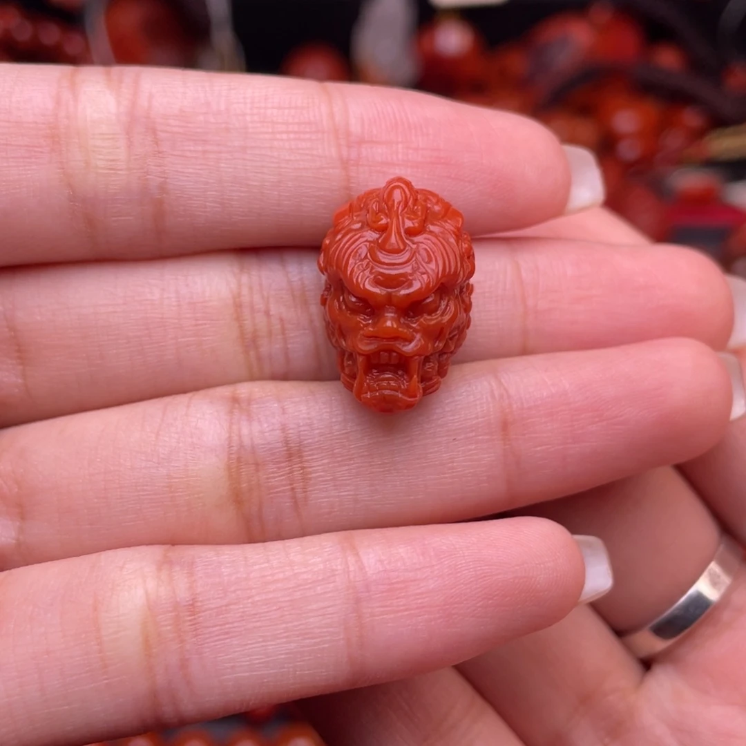 南红玛瑙未镶嵌配饰兽面背云款