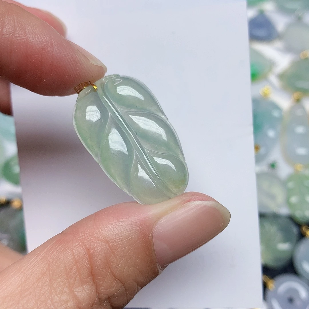 翡翠未镶嵌颈饰3567899