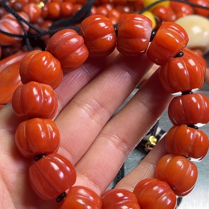 颈饰琉璃奋**H琉璃………..