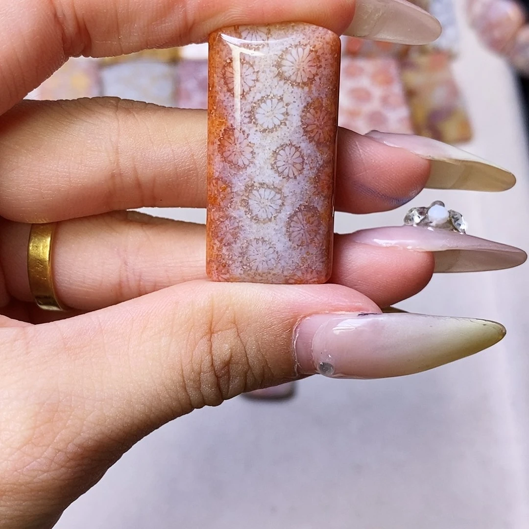 查罗石合金颈饰T***y
