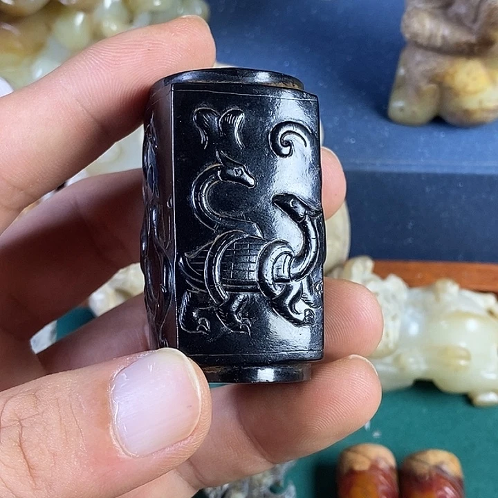 茶***箱颈饰未镶嵌和田玉