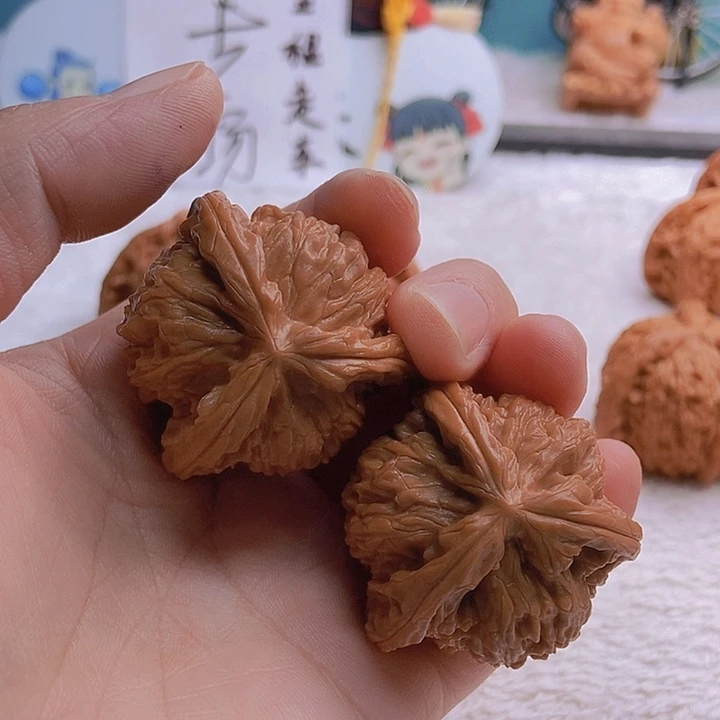 吊坠文玩核桃犬**记三棱