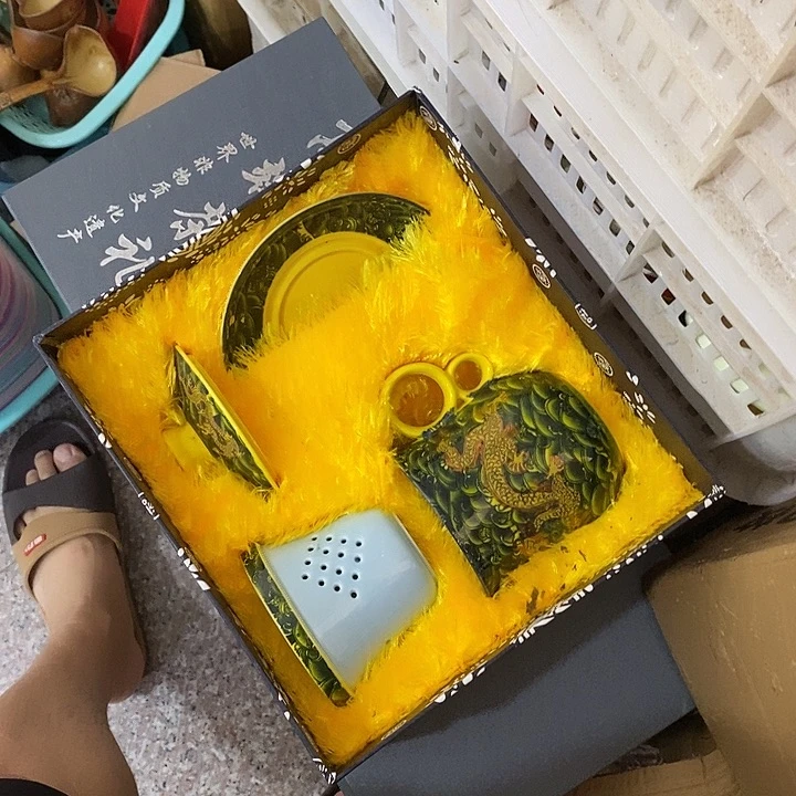 陶瓷艺术品及陶瓷壶