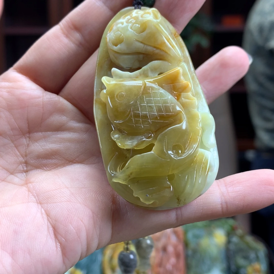 未镶嵌蛇纹石玉颈饰