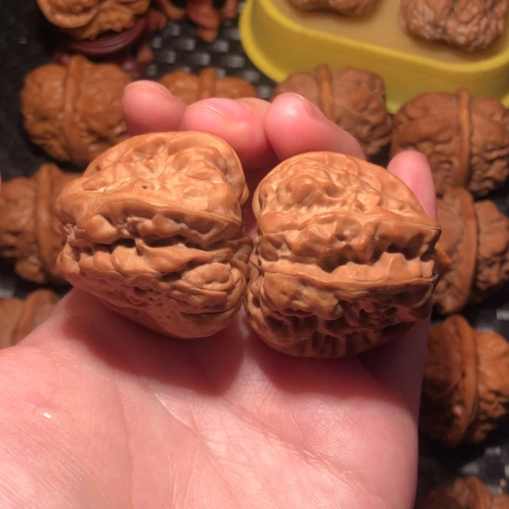 文玩核桃把件40深开三角蛙暴力