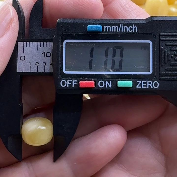 未镶嵌琥珀裸石10