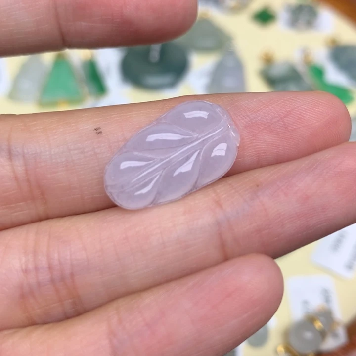 颈饰未镶嵌翡翠叶子