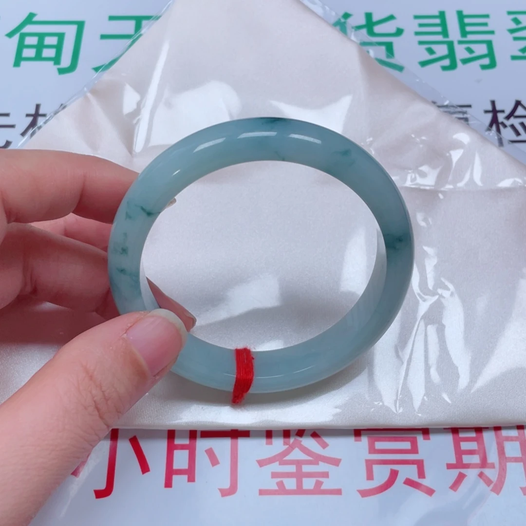 翡翠未镶嵌手镯冰飘花