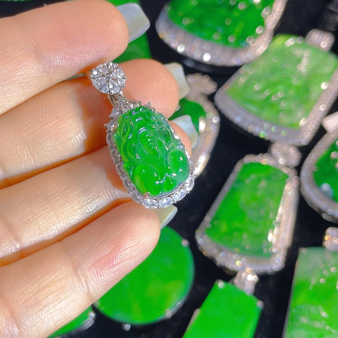 翡翠银S925镶嵌颈饰翡翠