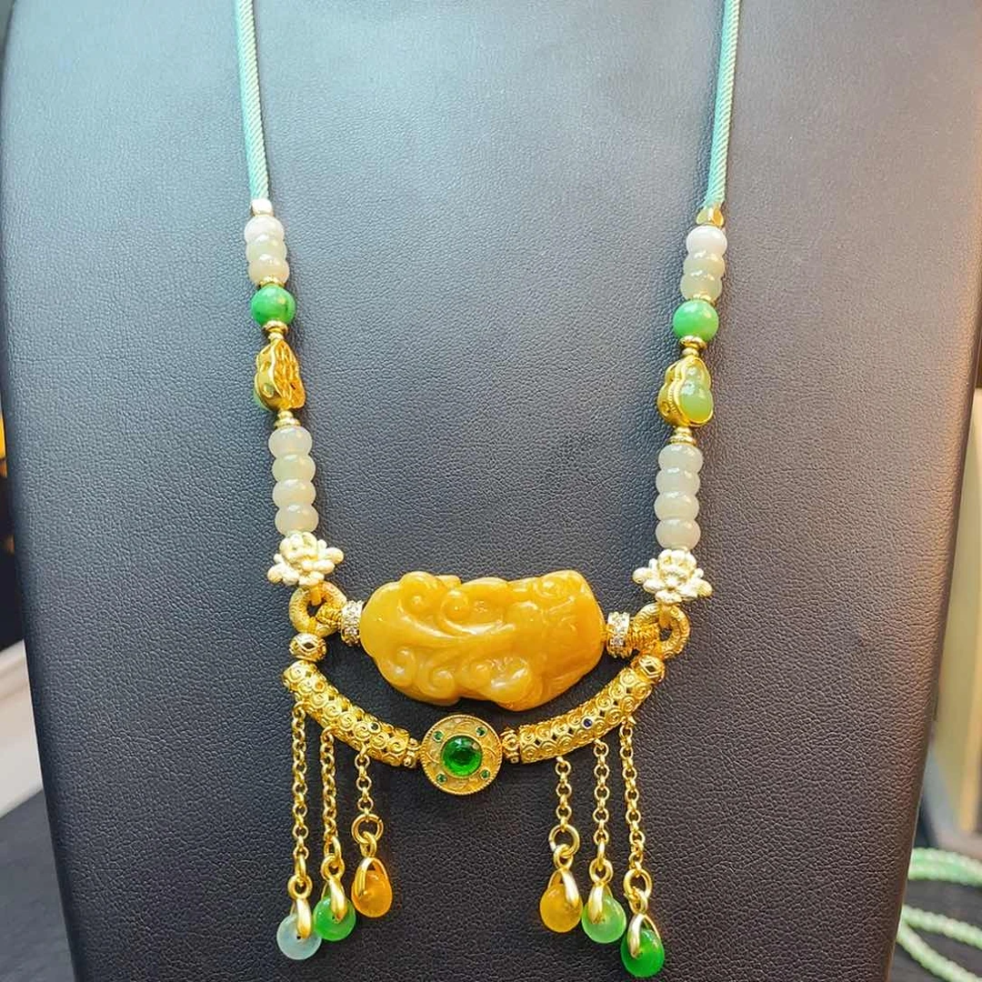 翡翠颈饰未镶嵌吊坠