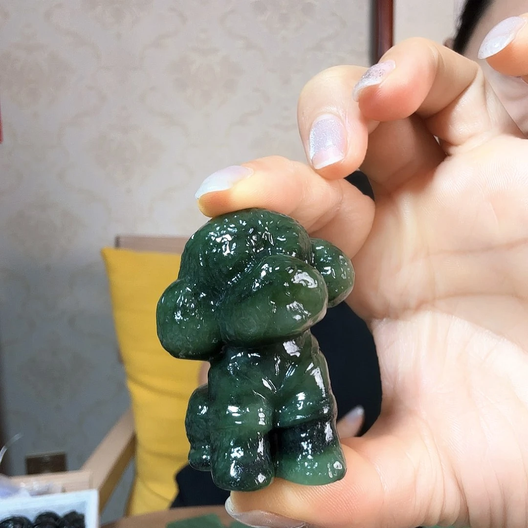 和田玉（碧玉）未镶嵌颈饰暴*?