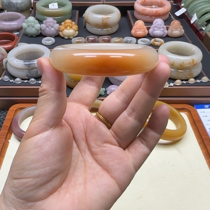 石英岩玉未镶嵌手镯54