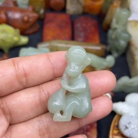 和田玉未镶嵌颈饰18