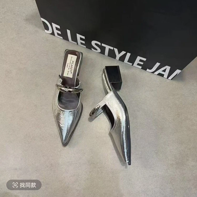 气质尖头金属一字带包头半拖鞋2025新款坡跟中跟穆勒鞋厚底女凉鞋