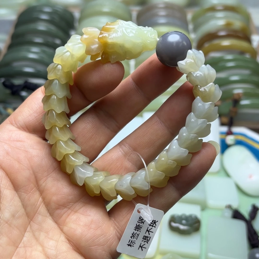 和田玉颈饰未镶嵌