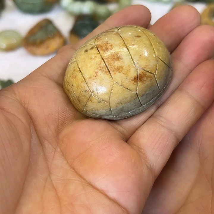 岫岩河磨玉（透闪石质玉）未镶嵌把件