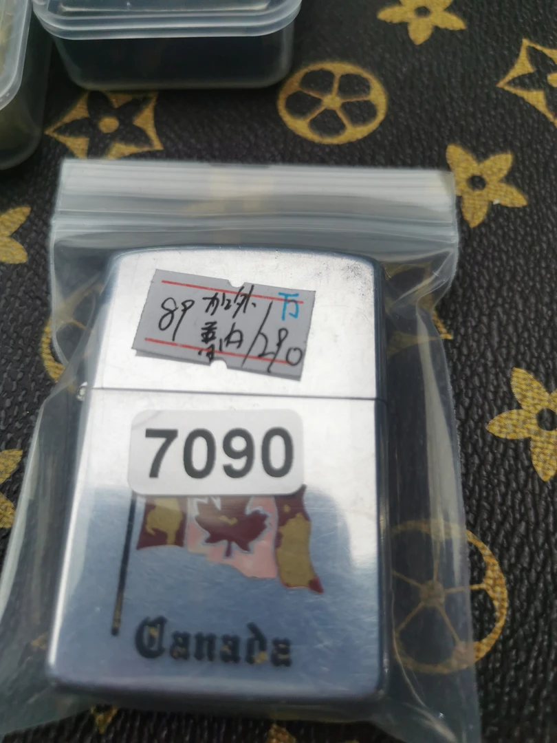 Zippo打火机回血89D镜面加拿大枫叶-7090