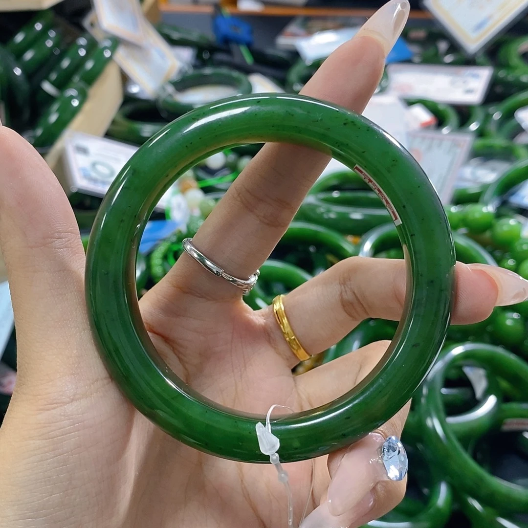 湾***业和田玉未镶嵌手链