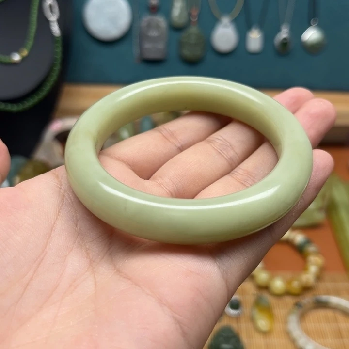未镶嵌蛇纹石玉手镯