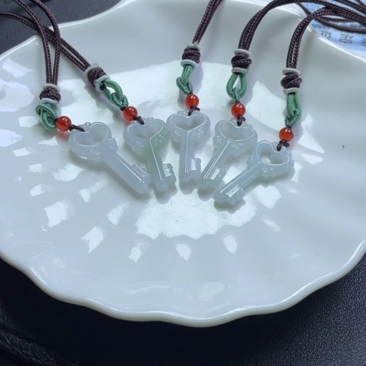 翡翠未镶嵌颈饰翡翠钥匙毛衣链