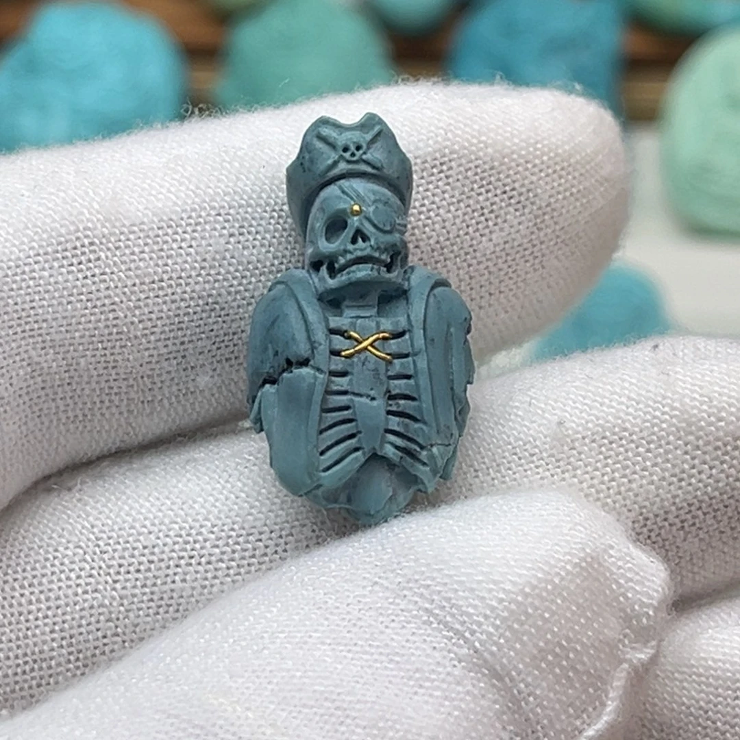 绿松石未镶嵌颈饰