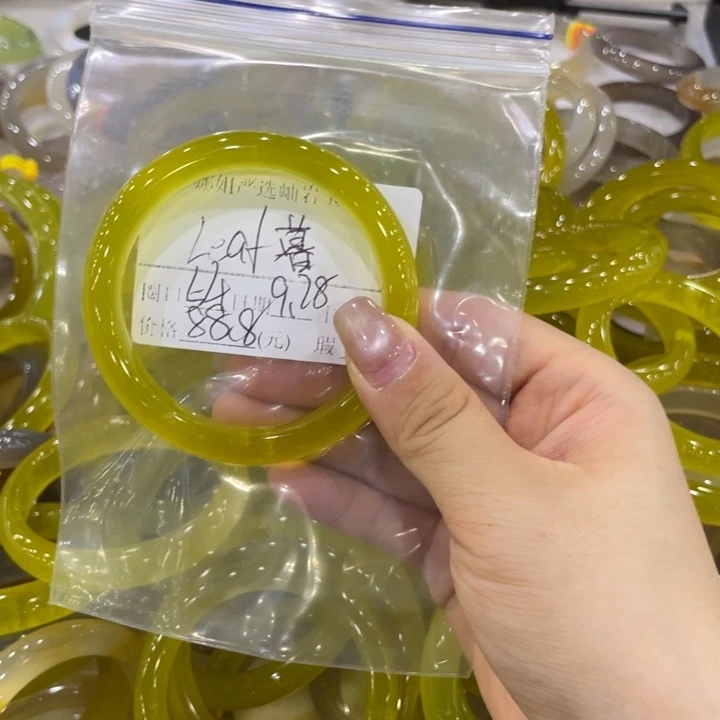未镶嵌蛇纹石玉手镯L****.