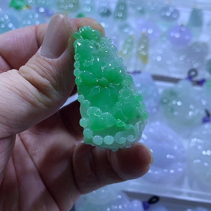 翡翠未镶嵌颈饰天然翡翠Ａ货吊坠