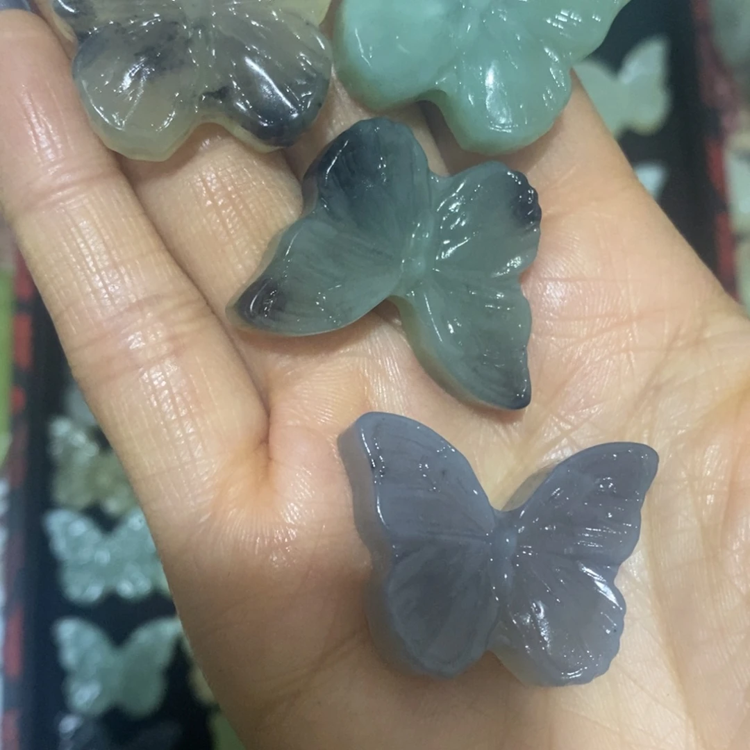 拿***️蛇纹石玉未镶嵌颈饰