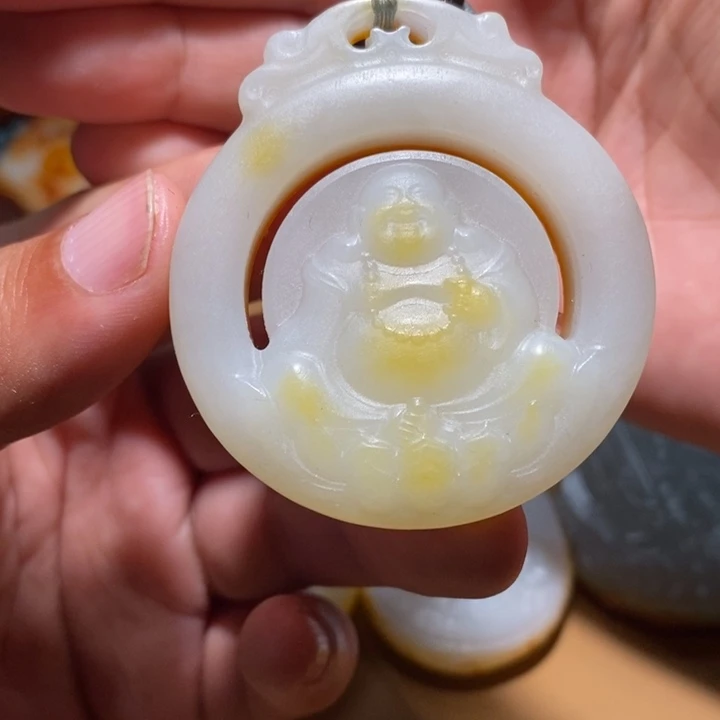 健***下和田玉未镶嵌颈饰