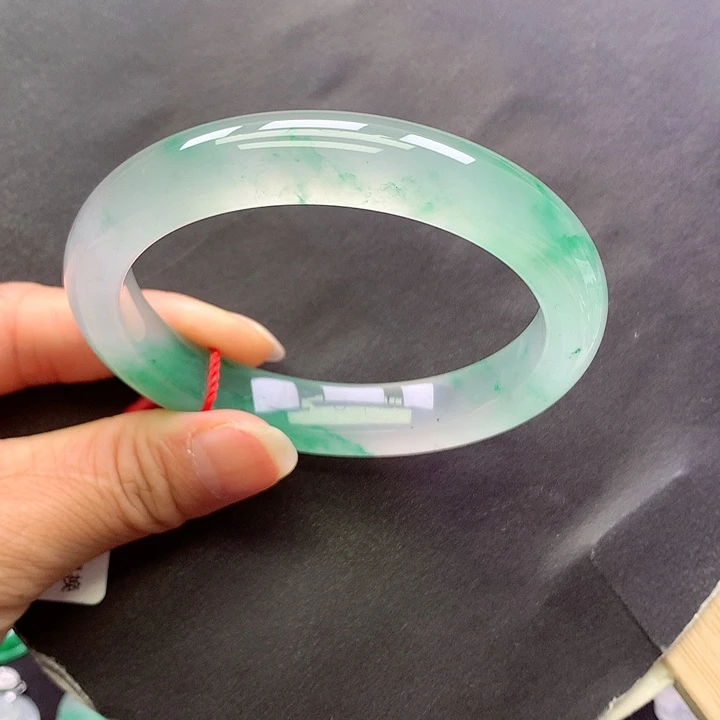 未镶嵌手镯石英质玉