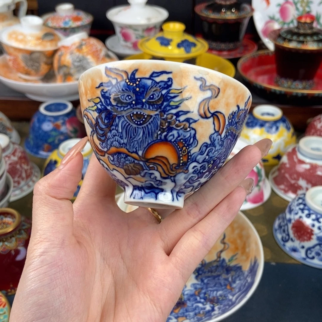 陶瓷艺术家的作品是一种非常感谢的