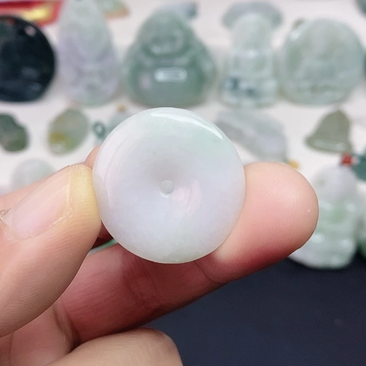 翡翠未镶嵌颈饰吊坠