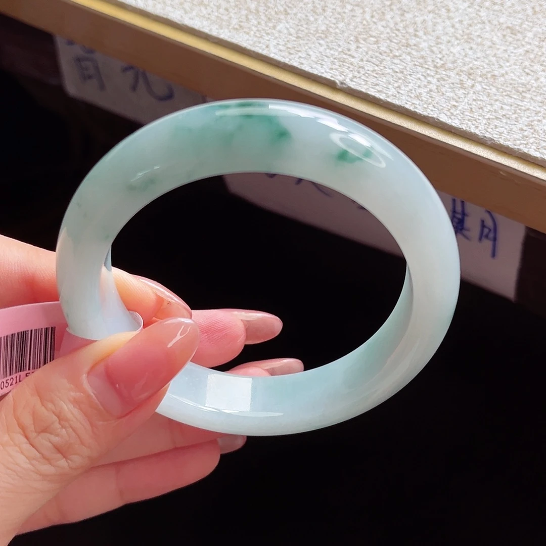 翡翠手镯未镶嵌手镯