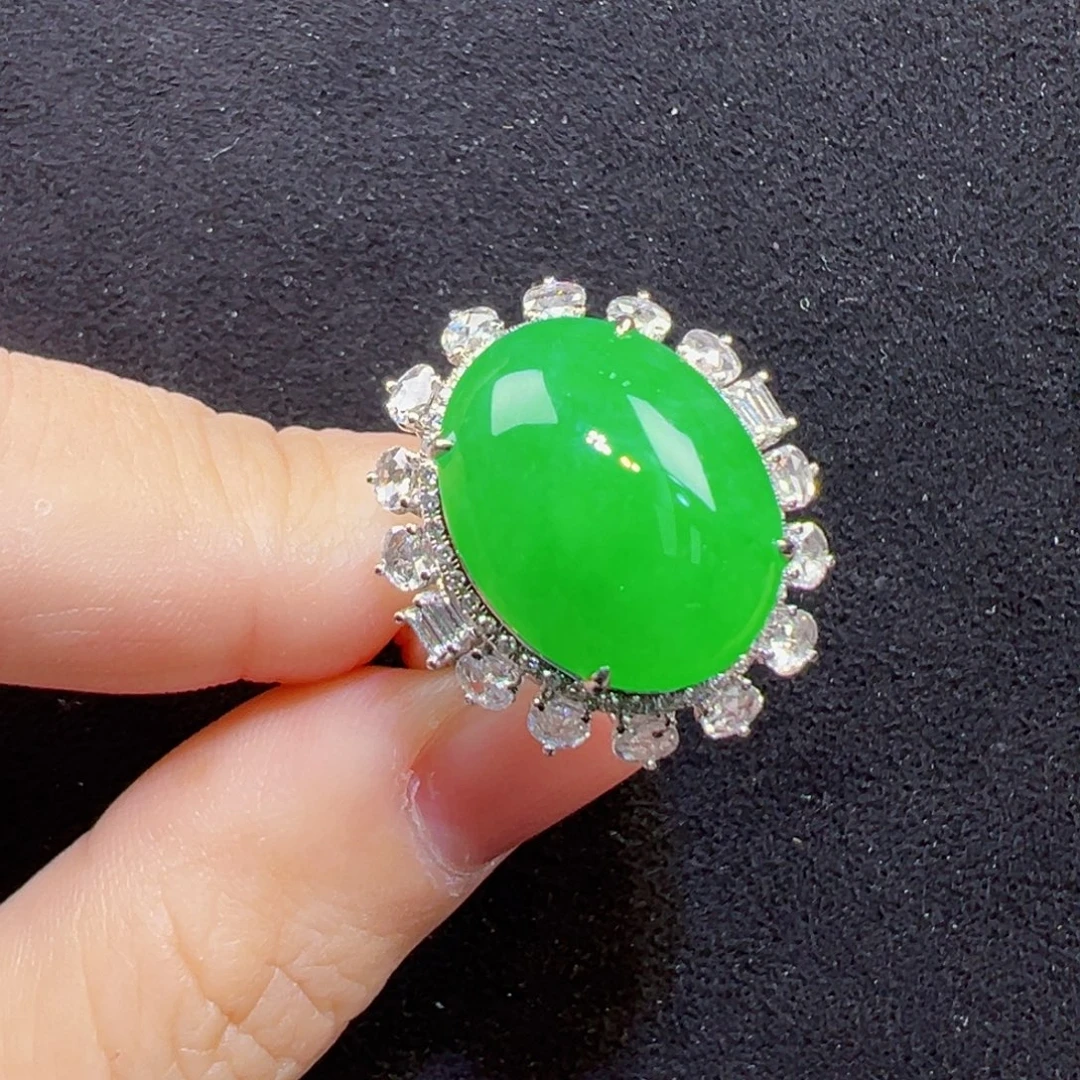 莎***翡翠18K金镶嵌戒指戒指