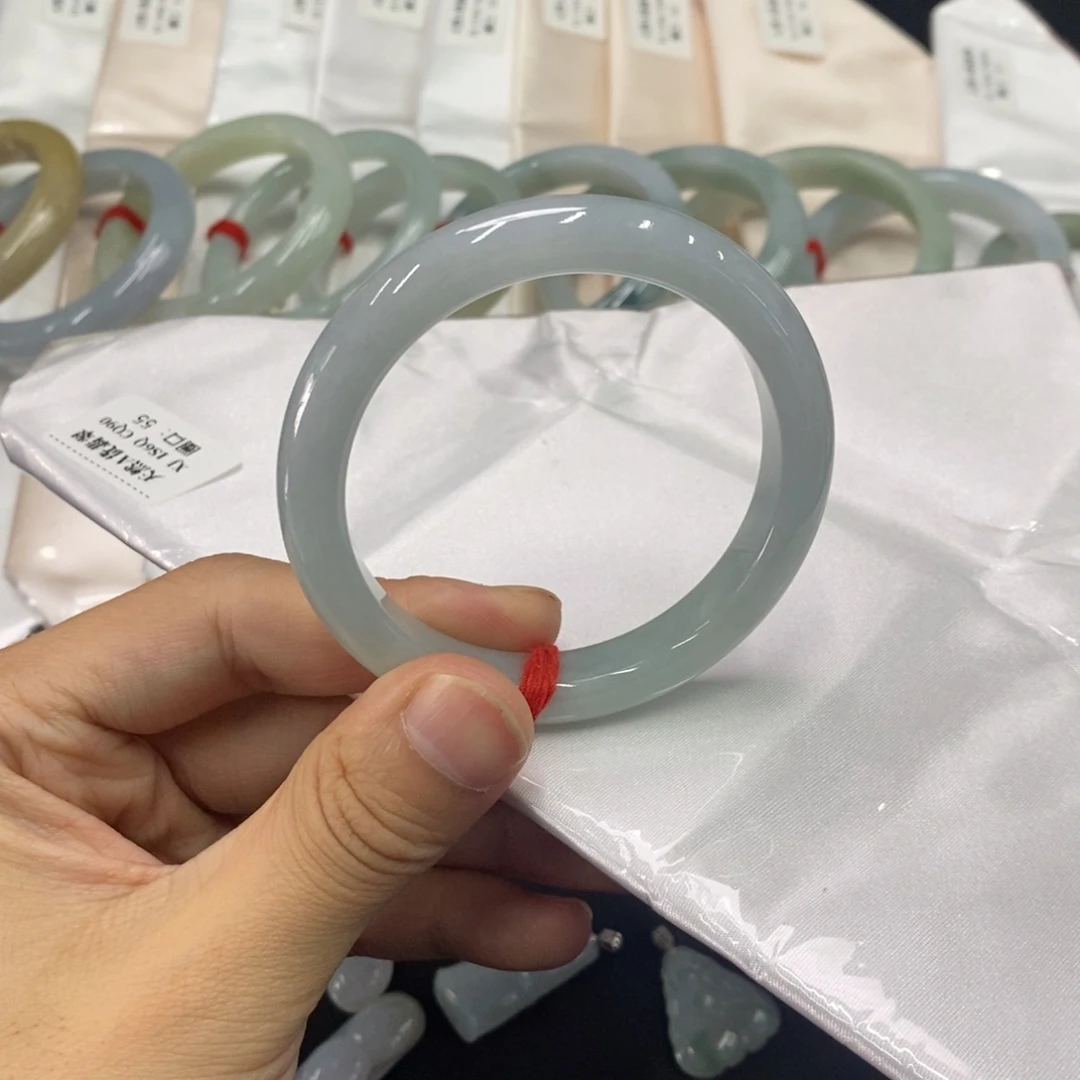 翡翠未镶嵌手镯翡翠