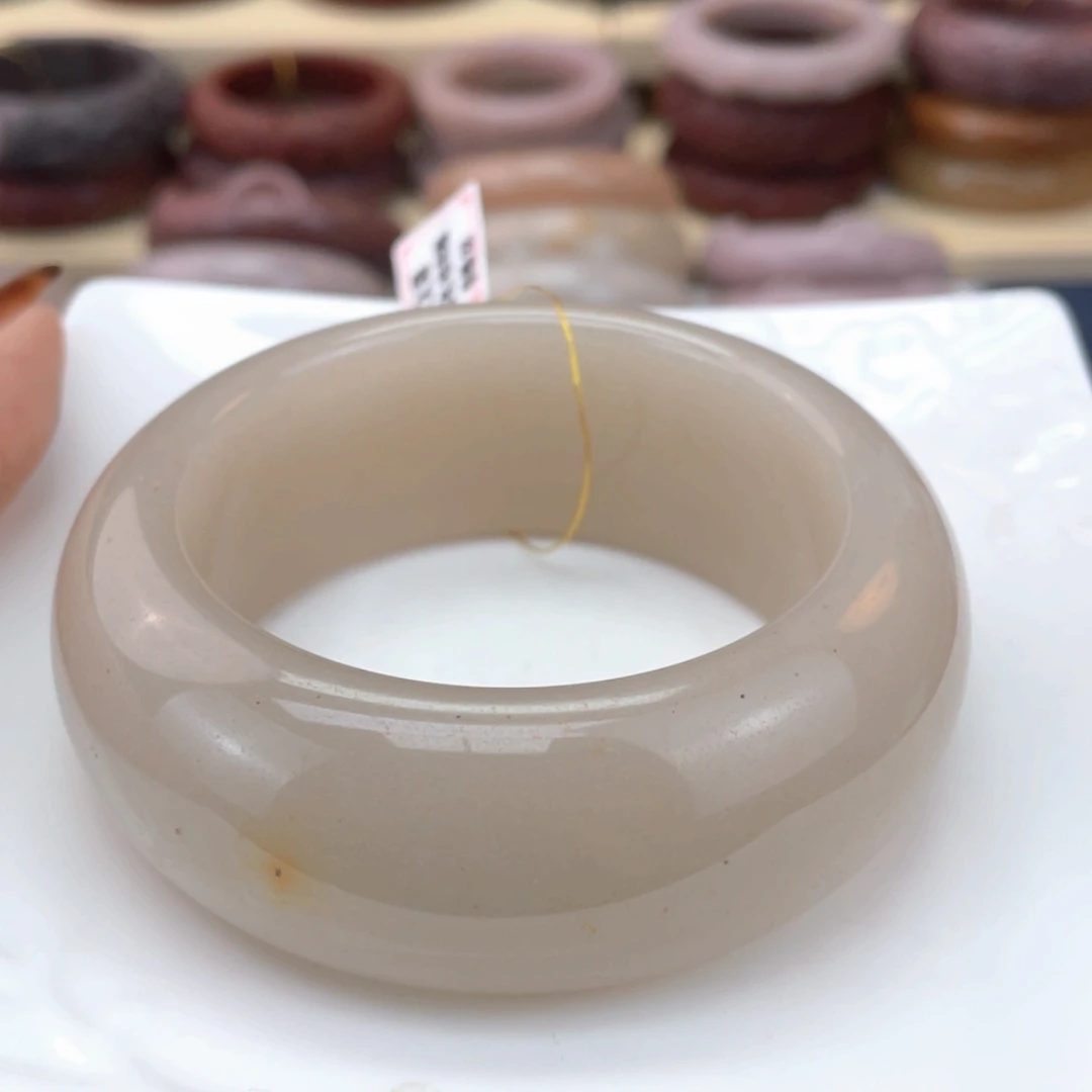 【闪购商品】石英质玉手镯未镶嵌