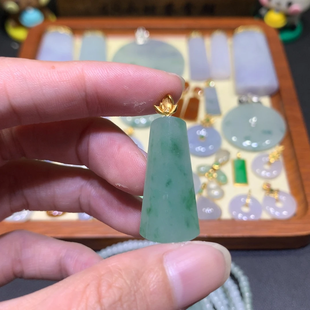 吊坠(不含链)18K金镶嵌翡翠