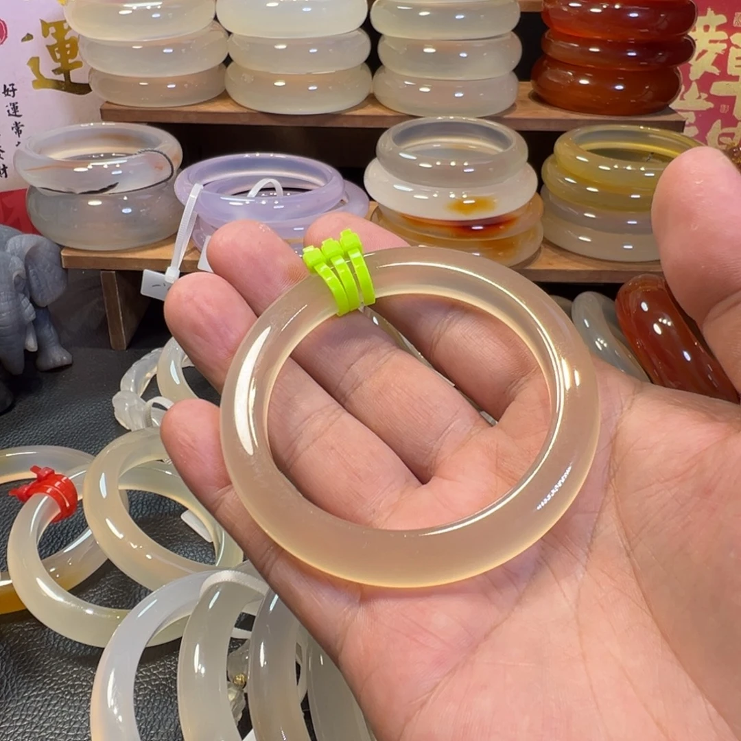 【***场手镯玛瑙/玉髓未镶嵌