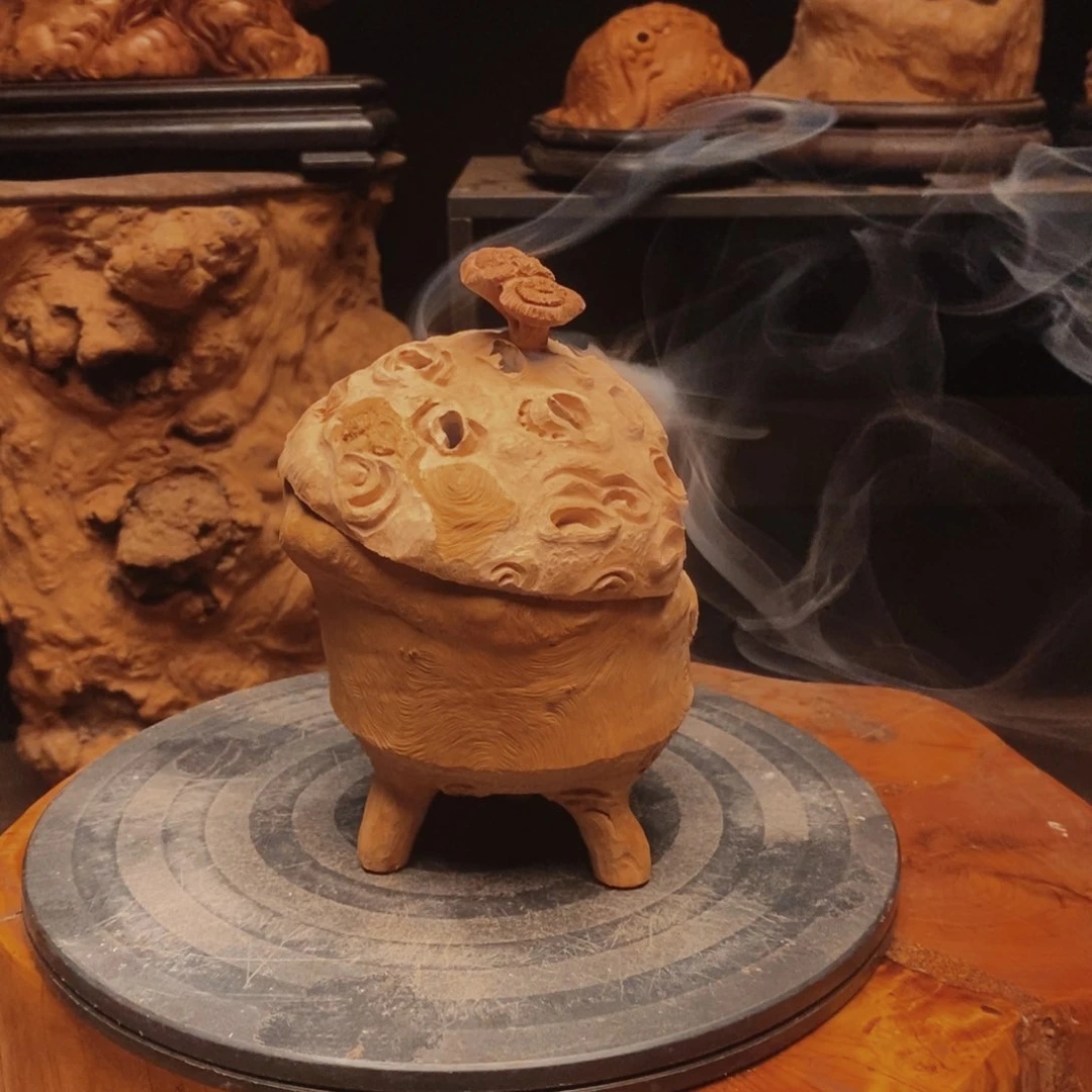 V***r荔枝木随形香炉一个