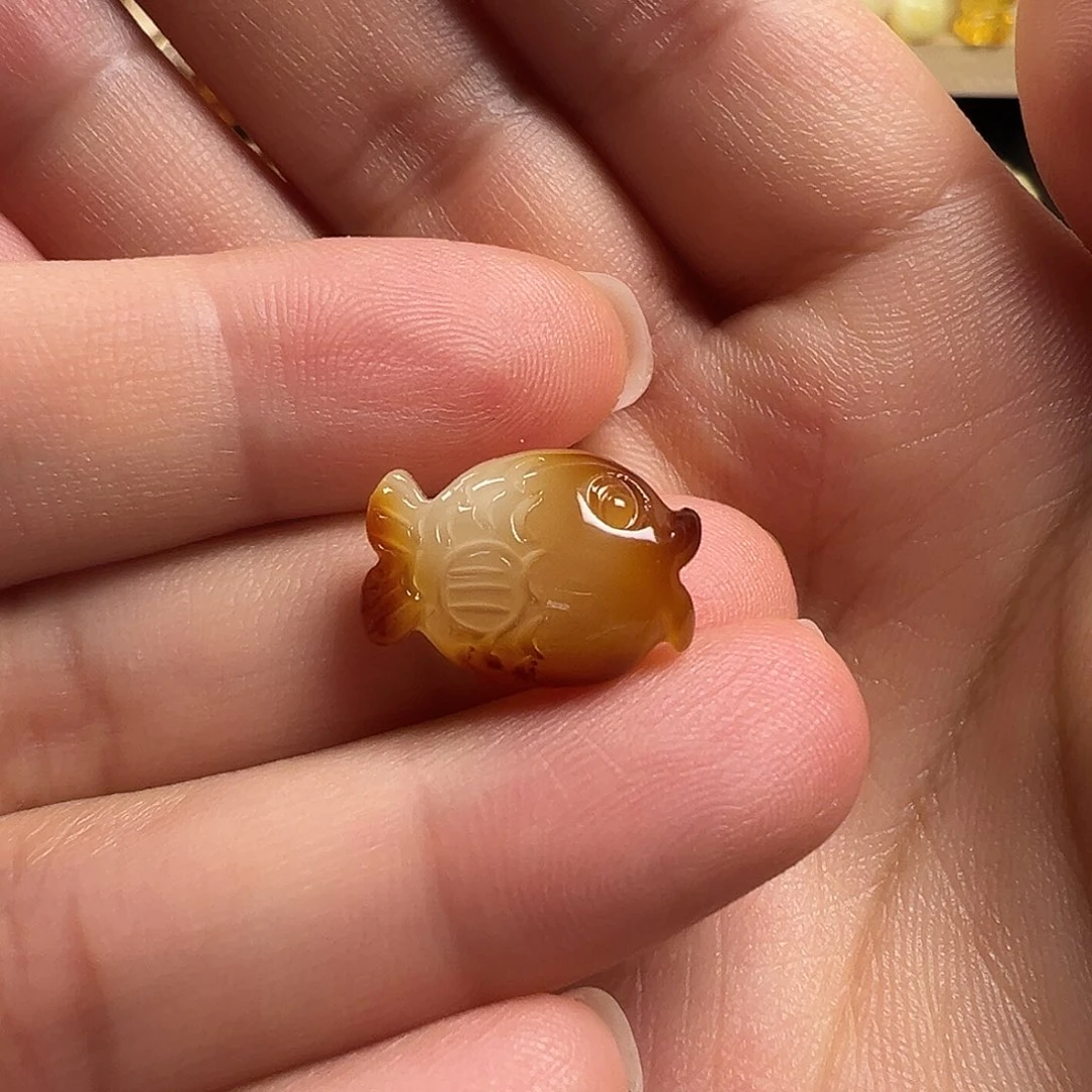 蜜蜡颈饰未镶嵌胖鱼（打孔不退换）