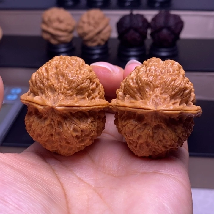 把件文玩核桃绣花鞋47