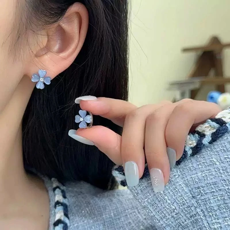 合金耳饰 夏季小清新蓝色四叶草耳扣女度假风小众设计氛围感耳饰