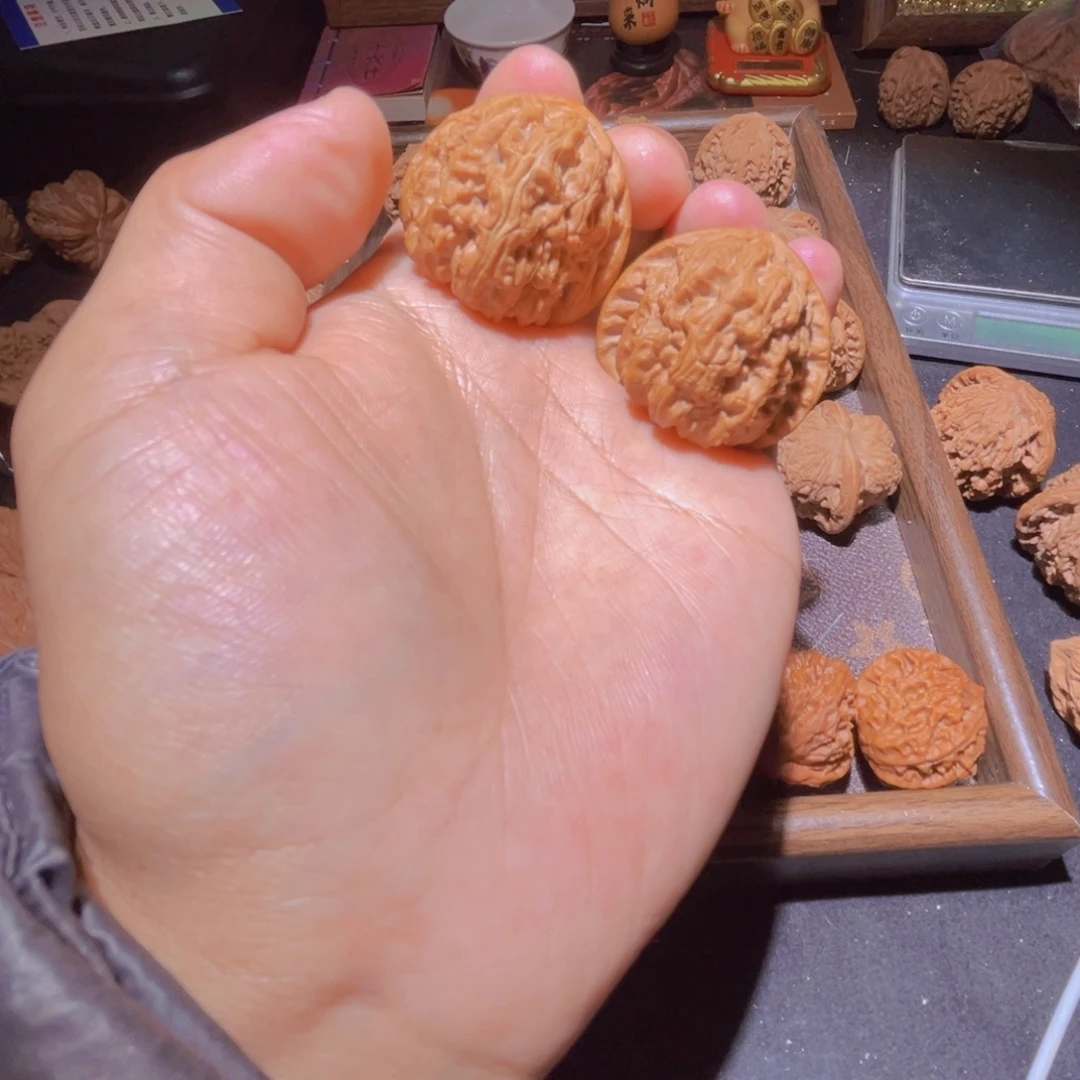 冻***o瑞麟文玩核桃白狮子