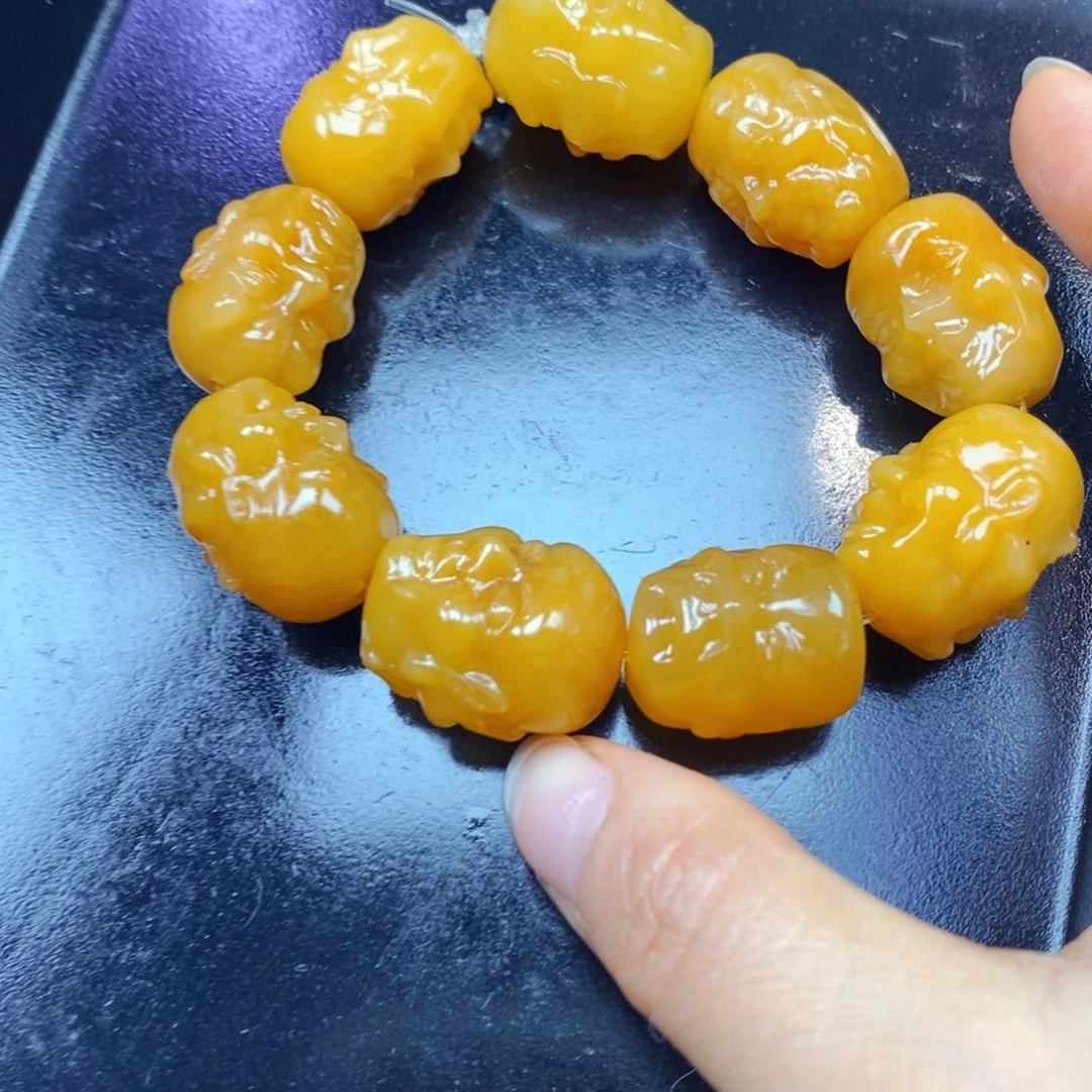 未镶嵌石英质玉（黄龙玉）颈饰