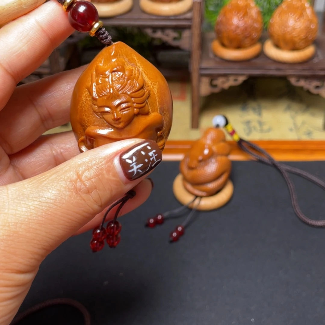 橄榄核吊坠美女蝴蝶穿配